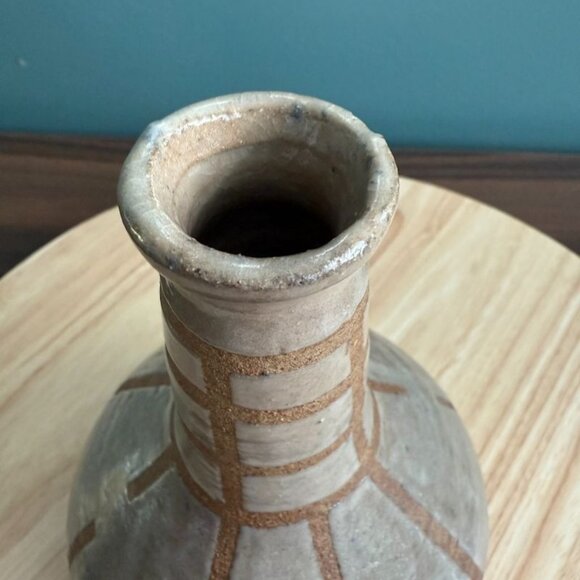 Vintage Handcrafted Asian Stoneware Vase Grayish White Brown Geometric - Picture 6 of 10